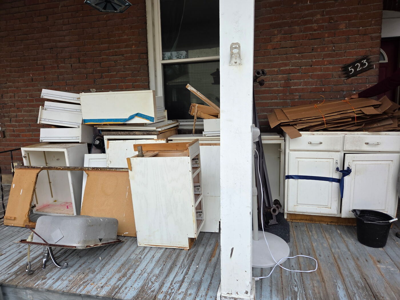Porch before junk removal
